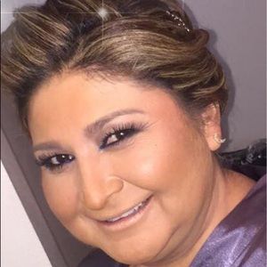 Meet your Posher, Maura